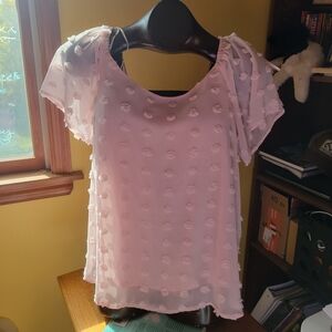 💰⏳️Francesca's super feminine and flirty textured blouse size medium NWT